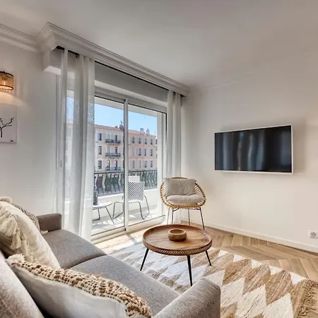 F2 Refait A Neuf Balcon Centre-ville Proche شقة