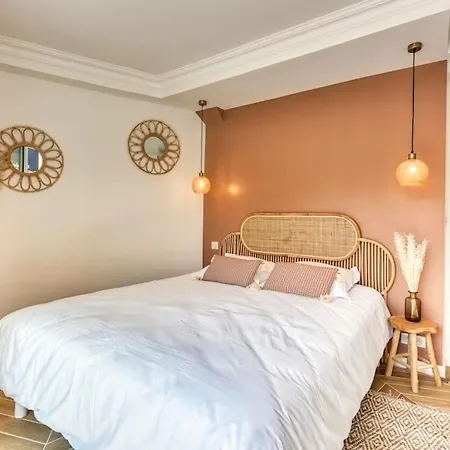 F2 Refait à Neuf Balcon Centre-ville Proche