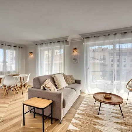 F2 Refait à Neuf Balcon Centre-ville Proche *