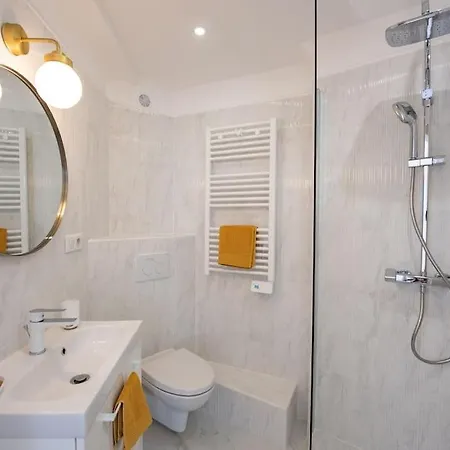 F2 Refait A Neuf Balcon Centre-ville Proche Apartman Saint-Raphaël