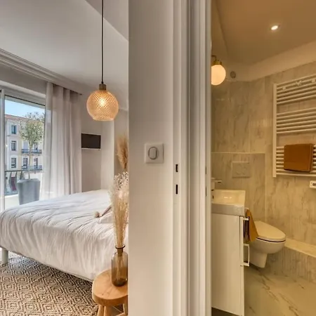 F2 Refait à Neuf Balcon Centre-ville Proche *