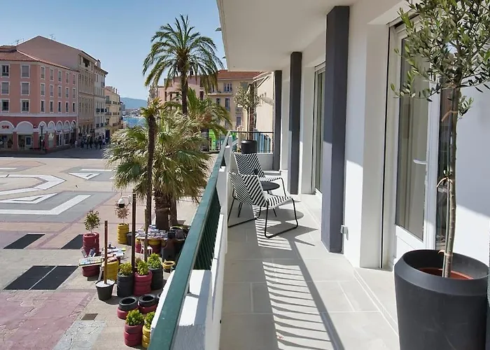 F2 Refait A Neuf Balcon Centre-ville Proche * Saint-Raphaël