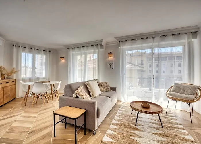 F2 Refait à Neuf Balcon Centre-ville Proche *